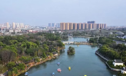 事件舆评 | 男子景区内捅死女大学生，精神病史能否成为免责金牌？