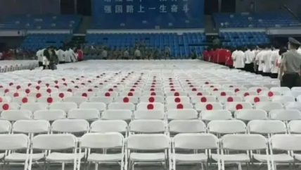 事件舆评 | 从符号争议到舆情危机 ——武大“椅子标签”事件分析